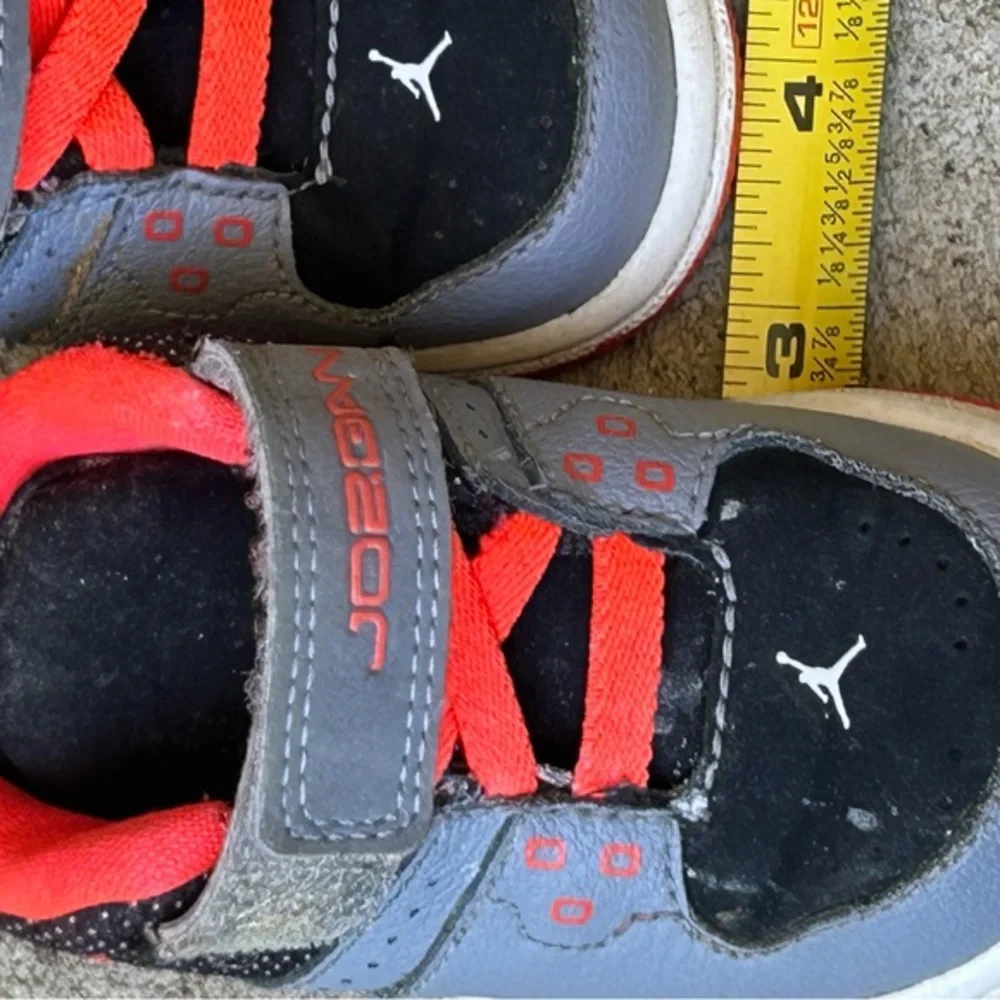 Nike air‎ Jordan toddler 4c gray/black/coral 351028-048